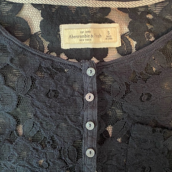 Abercrombie & Fitch - Picture 2 of 2